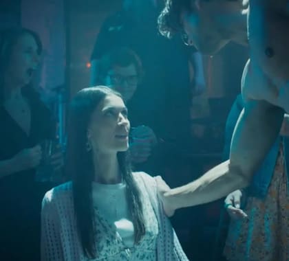 Interpretó al personaje de Julie en el episodio piloto de la serie 9-1-1: Nashville