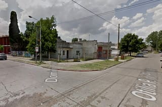 Frente a una escuela y delante de su familia, balearon a un expolicía para robarle el auto en Castelar