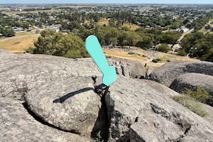 El exclusivo gusto tandilense y una serie de cucharitas gigantes se exponen el día que se cayó la famosa roca