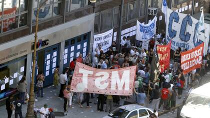 Intervención. Protesta de trabajadores del Indec, una imagen que se repitió a lo largo de la década en que las estadísticas del organismo fueron manipuladas u ocultadas