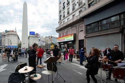 Inuksuit, performance del Festival No Convencional de 2023