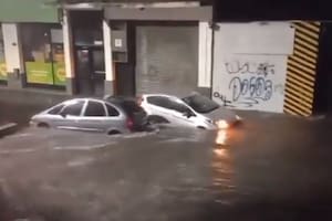 La tormenta dejó bajo el agua a La Plata y pegó fuerte en el conurbano