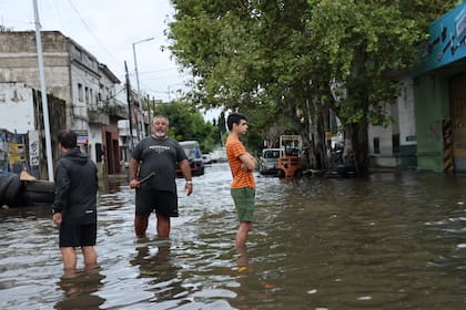 Inundaciones en la localidad de Avellaneda: el agua provocó destrozos