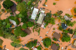 Inundaciones históricas en Hawái dejan a 2.000 personas sin electricidad