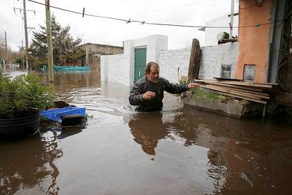Las inundaciones afectaron a 10.000 personas