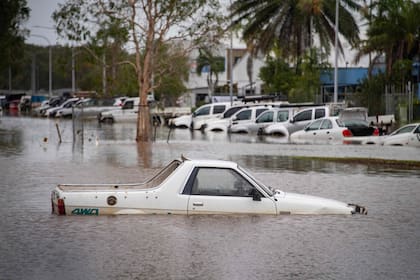 Inundaciones repentinas inundaron el noreste de Australia, cortando caminos y arrojando cocodrilos a las ciudades, en diciembre de 2023.