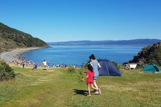 Calor, bikinis y caipirinhas, el impensado verano que vive Tierra del Fuego