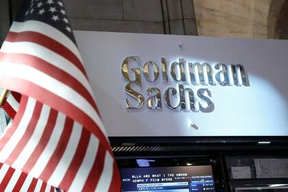 En Wall Street, firmas como Goldman Sachs, Morgan Stanley y Citigroup también liquidaron a los empleados con sueldos anuales superiores a 100 mil dólares