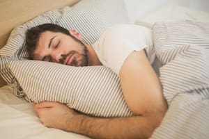 Dormir mal puede producir la sensación de envejecer diez años, reveló un estudio