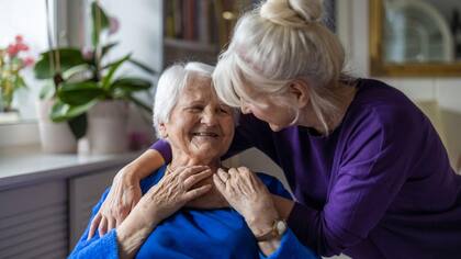 Investigadores de la Universidad Johns Hopkins están construyendo "minicerebros" para estudiar cómo procesan la información, pero en el contexto del desarrollo de fármacos para enfermedades neurológicas como el Alzheimer.