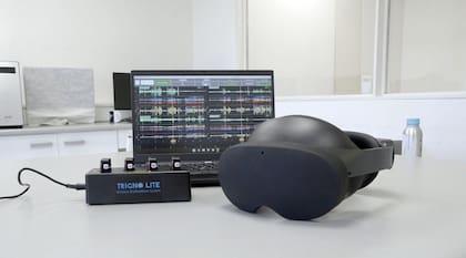 Investigadores de la UNSAM desarrollaron un videojuego de realidad virtual para que los pacientes puedan recuperar la movilidad de los dedos mientras esquivan meteoritos en el espacio