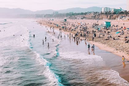 Investigadores de la USC confirman niveles seguros de plomo y cadmio en las playas de Los Ángeles tras los incendios de 2025