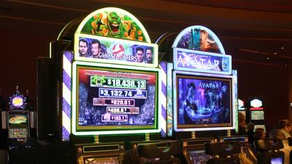 Investigan si las tragamonedas informan el total de las apuestas realizadas