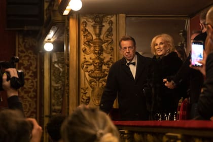 Invitada de honor, Mirtha fue el centro de todos los flashes en la gala de Asociación Amigos del Teatro Cervantes a beneficio del Teatro Cervantes