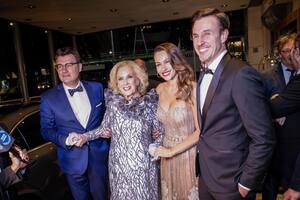 Invitada especial, Mirtha Legrand fue recibida por Gabriel Olivieri RR.PP. de Four Seasons, por Pampita y Roberto García Moritán