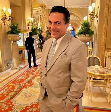 Invitado por Guillermo Copolla, el músico "cantó unos temas" en el festejo de cumpleaños del fiscal González.