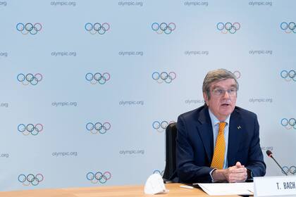 Thomas Bach, presidente del COI, no quiere que los deportistas "se distraigan con especulaciones"