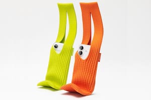 El porta iPhone de US$230 diseñado por Issey Miyake que trae polémica