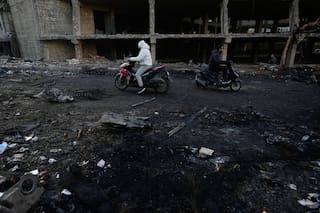 Irán ataca un petrolero frente a Qatar y aeropuerto de Kuwait e Israel mata a cinco en Beirut