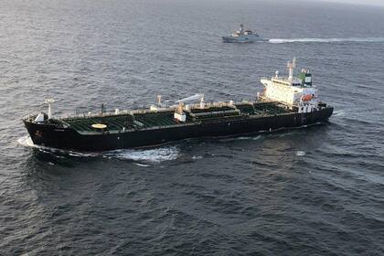Irán confirma que envía petróleo a Nicolás Maduro a cambio de lingotes de oro