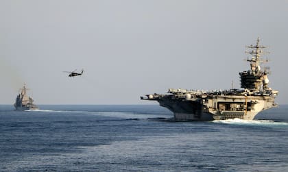 Irán evalúa cerrar el estratégico estrecho de Ormuz tras los bombardeos de EE.UU.