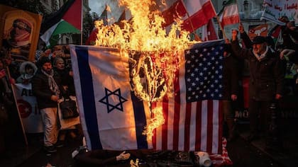 Irán jura venganza tras muerte de líder.