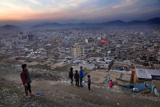 Irán organiza conversaciones regionales sobre Afganistán, cuyo gobierno decide no asistir