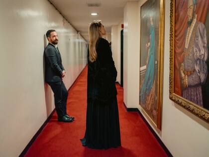 irando el retrato de Callas en uno de los pasillos que da a los palcos del Met