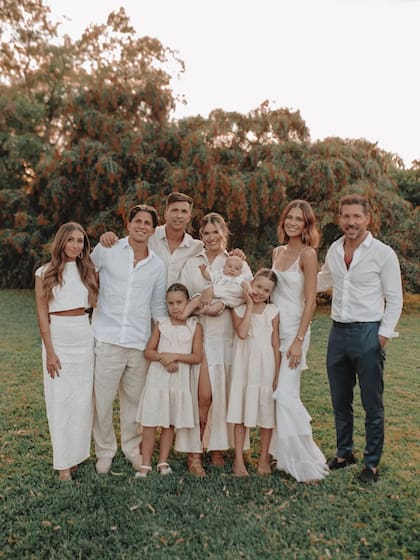 Irene Ariza fue recibida de la mejor manera por la familia Simeone (Foto: Instagram @carla.pereyra15)