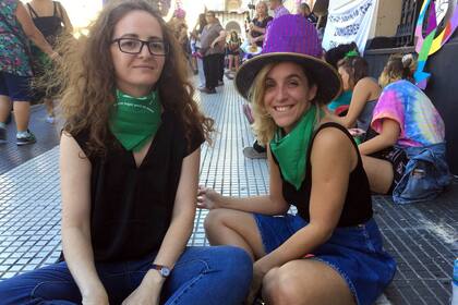 Irene y Natalia, 44 y 29 años, militantes feministas, porteñas.