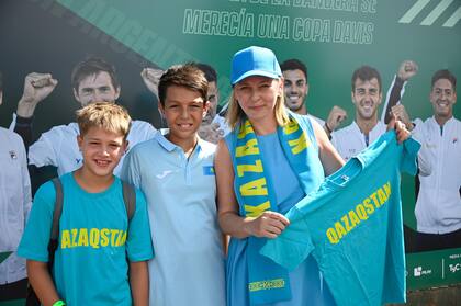 Irina Vagner, nacida en Kazajistán, pero radicada en Rosario desde hace 15 años, encabeza el Centro Cultural kazajo en la ciudad y presenció la Copa Davis en el Jockey Club