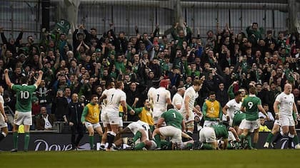 Irlanda derrotó al campeón Inglaterra en Dublín