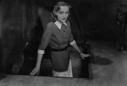 Irma Córdoba en la película Una luz en la ventana