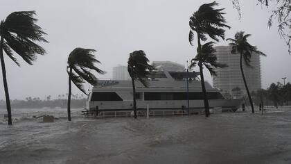 Grandes embarcaciones no pudieron con Irma y terminaron varados en tierra