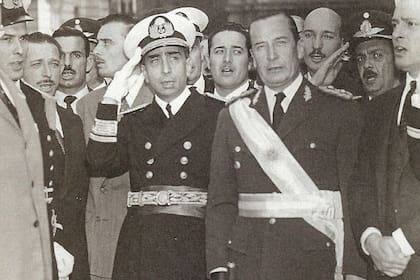 Isaac Rojas y Pedro Eugenio Aramburu en 1956