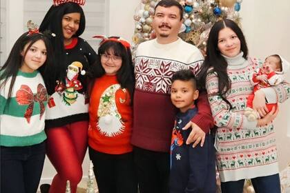 Isabel, Denys y sus cinco hijos viven en Utah