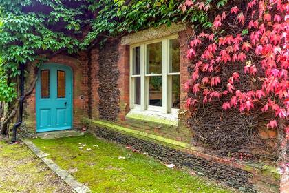 Isabel II alquilará la vivienda del jardinero de la residencia real de Sandringham a través de Airbnb