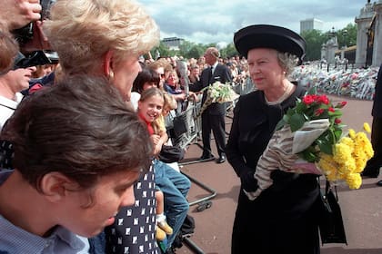 Isabel II: En primer plano: el documental que mira a la mujer detrás de la soberana británica