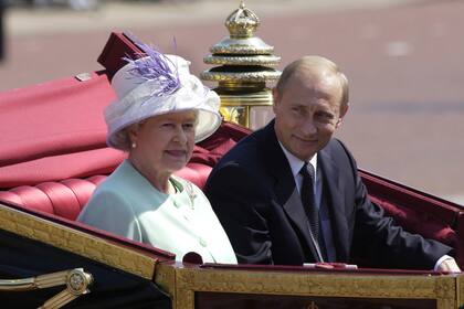 Isabel II junto a Putin