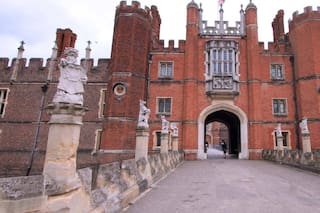 Isabel II, la reina de la diplomacia a través del vestuario