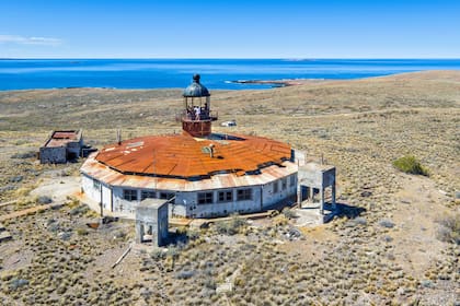 El Faro Isla Leones, símbolo del PIMCPA (Parque Interjurisdiccional Marino Costero Patagonia Austral)