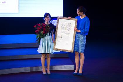 Isol recibe el Astrid Lindgren de manos de la princesa heredera Victoria de Suecia