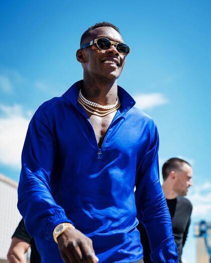 Israel Adesanya comenzó a pelear después de sufrir bullying en su escuela en Nueva Zelanda