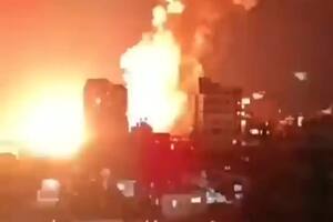 Edificios en llamas y al menos 12 muertos en un fuerte bombardeo de Israel a la Franja de Gaza