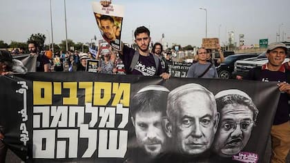 Israelíes protestan contra Netanyahu cerca de la frontera con Gaza