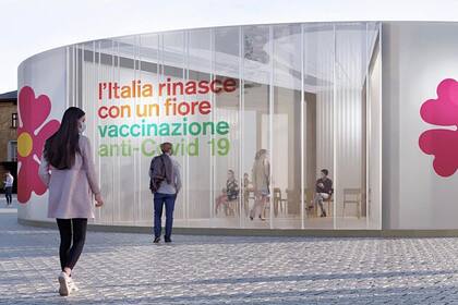 "Italia renace", dicen los carteles de los centros