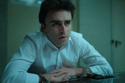 Itzan Escamilla es otro de los actores qeu abandonaron la serie