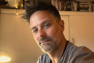 Iván González, hijo de Jairo, forma parte del éxito de Netflix del momento, En las profundidades del Sena