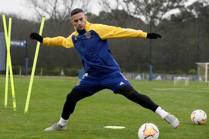 Iván Marcone emigró a Elche, de España, donde volverá a ser dirigido por Jorge Almirón; era el reemplazante natural de Campuzano como Nº 5 de Boca.