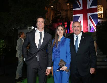 Iván de Pineda, Cristina Pérez y el embajador de los Estados Unidos, Marc Stanley